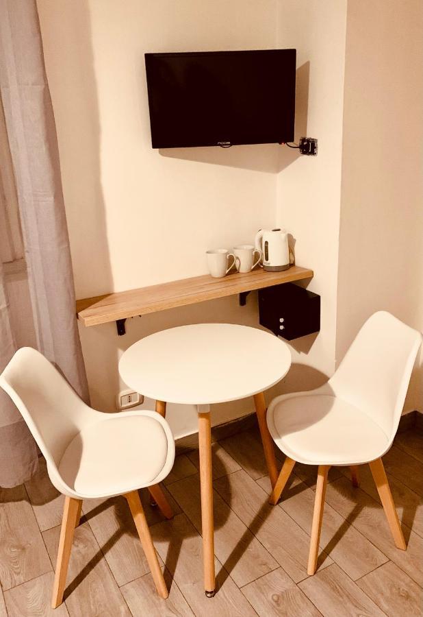 Flyresidence Garibaldi Naples Exterior photo
